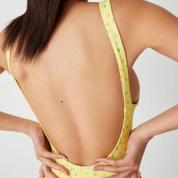 New!Frankie's Bikinis x Pamela Anderson Collab One Piece Swimsuit - Picture 6 of 15